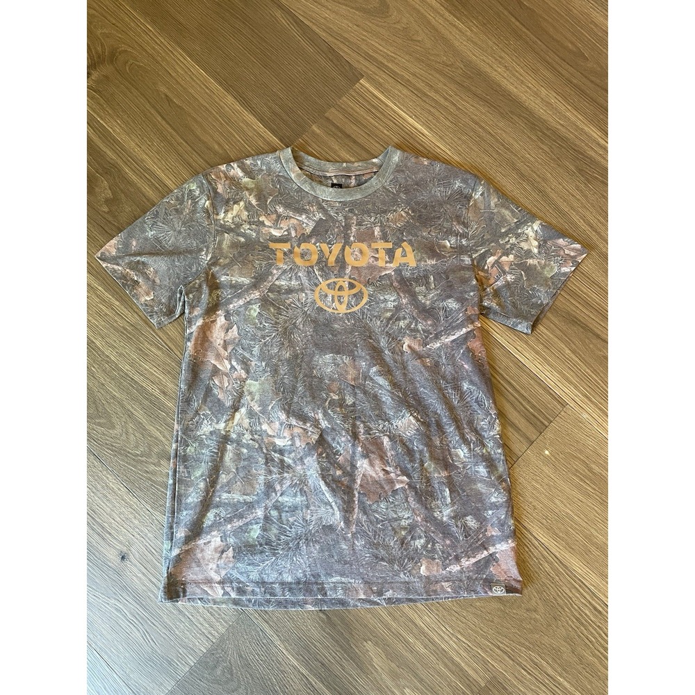 Toyota Men's M Camo Logo Graphic Crew Neck Short Sleeve T-Shirt